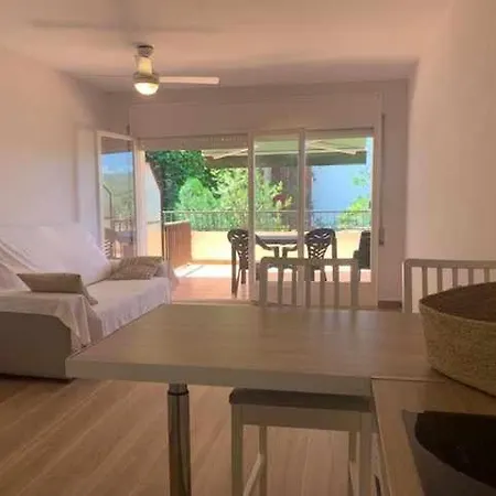 Apartment De Un Solo Ambiente Con Terraza Y Piscina Y Tossa de Mar